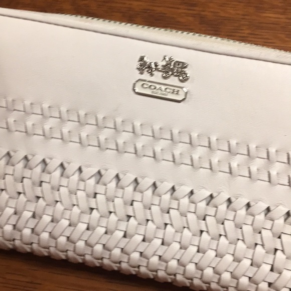 Coach Handbags - ✨✨RARE✨✨Chalk White Coach Wallet